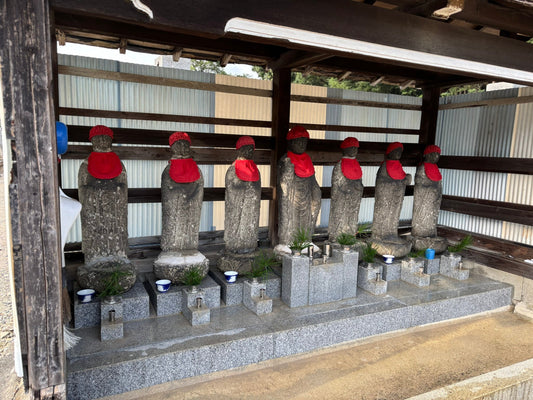 お地蔵さまの掃除